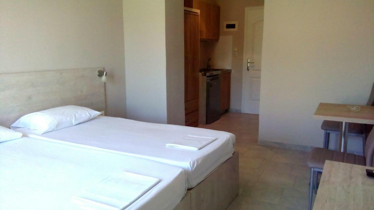 Poppy Beloni Aparthotel Ханя Екстериор снимка
